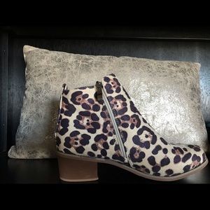 Size 8.0 (US) Fall Bootie Brand New